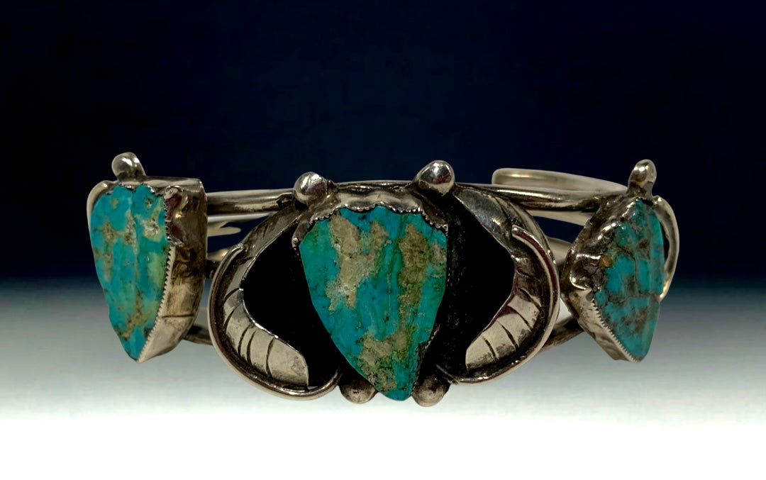 Native Zuni Sterling Silver Turquoise Leaf Fetish Bracelet By Leekya Deyuse (d.)